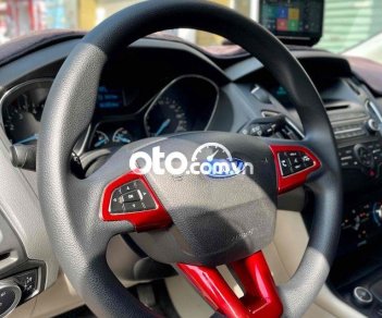 Ford Focus 2019 - Màu đỏ, giá 475tr
