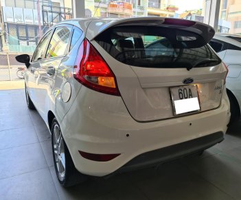 Ford Fiesta 2013 - Màu trắng, giá 316tr