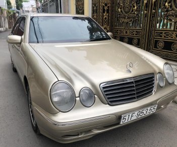 Mercedes-Benz E240 0 2004 - Số tự động, màu ghi còn ken xà ben