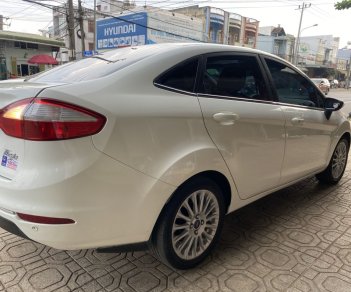 Ford Fiesta 2016 - Màu trắng, giá ưu đãi