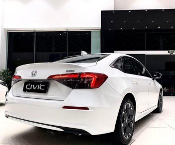 Honda Civic 2022 - Màu trắng giá hữu nghị