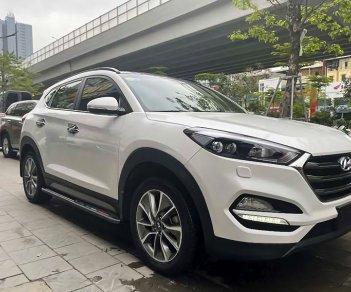 Hyundai Tucson 2019 - Màu trắng giá cạnh tranh