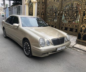 Mercedes-Benz E240 0 2004 - Số tự động, màu ghi còn ken xà ben