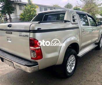 Toyota Hilux 2012 - Màu bạc, xe nhập chính chủ