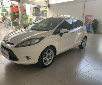 Ford Fiesta 2013 - Màu trắng, nhập khẩu số tự động