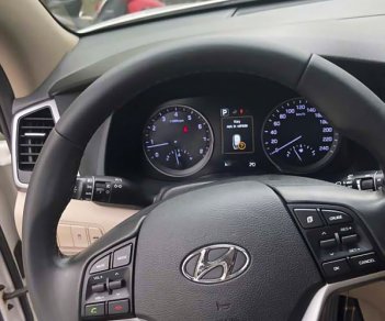 Hyundai Tucson 2019 - màu trắng giá hữu nghị