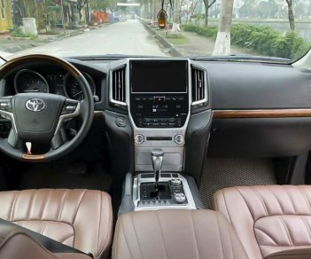 Toyota Land Cruiser 2013 - Màu đen, nhập khẩu chính chủ