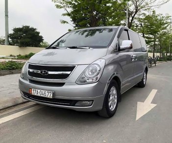 Hyundai Starex 2015 - Màu bạc, nhập khẩu số sàn giá ưu đãi