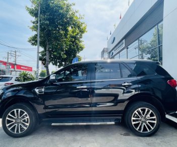 Ford Everest 2019 - Màu đen, nhập khẩu