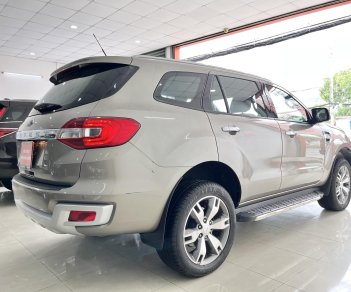 Ford Everest máy dầu  2016 - Cần bán xe Ford Everest máy dầu đời 2016, nhập khẩu nguyên chiếc, giá tốt