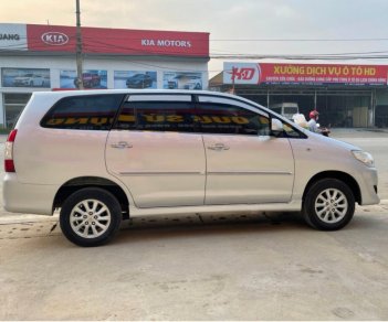 Toyota Innova 2012 - Màu bạc, giá cực tốt