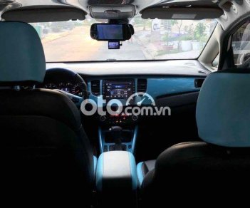 Kia Rondo 2016 - Màu trắng, xe nhập