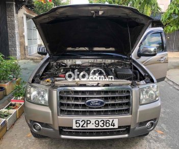 Ford Everest 2008 - Màu bạc xe gia đình