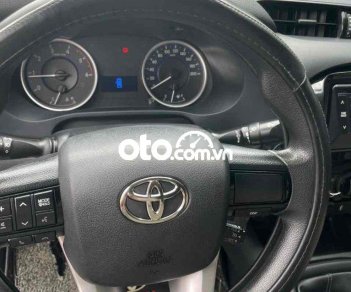 Toyota Hilux 2016 - Màu bạc, xe nhập chính chủ