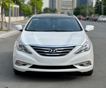 Hyundai Sonata 2013 - Màu trắng, nhập khẩu Hàn Quốc