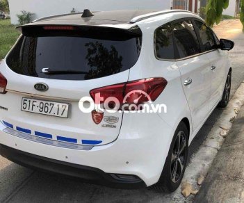 Kia Rondo 2016 - Màu trắng, xe nhập