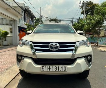 Toyota Fortuner 2019 - Màu trắng xe gia đình
