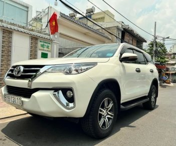 Toyota Fortuner 2019 - Màu trắng xe gia đình