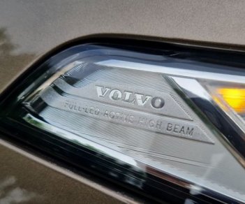 Volvo XC90 2018 - Xe màu nâu
