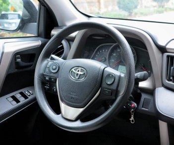 Toyota RAV4 2015 - Màu đen, xe nhập Canada