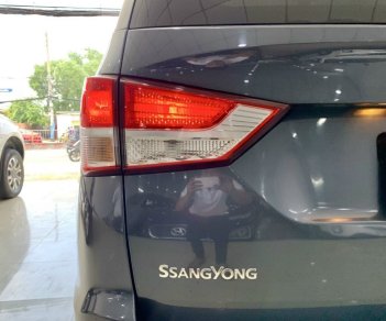 Ssangyong Stavic 2017 - Máy dầu