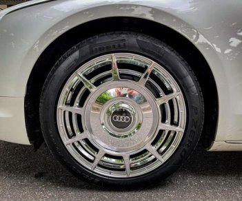 Audi A8 2014 - Số tự động