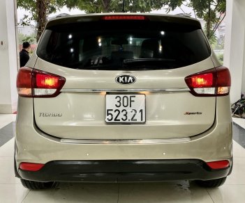 Kia Rondo 2016 - Màu vàng cát, xe đẹp, biển Hà Nội