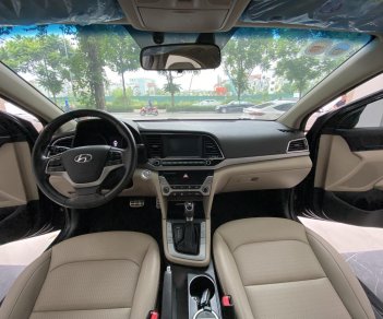 Hyundai Elantra 2018 - Màu đen, 550 triệu