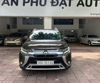 Mitsubishi Outlander 2020 - Màu nâu, nhập khẩu nguyên chiếc