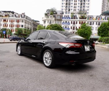 Toyota Camry 2020 - Màu đen, xe nhập