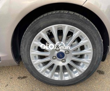 Ford Fiesta 2018 - Màu xám, xe nhập