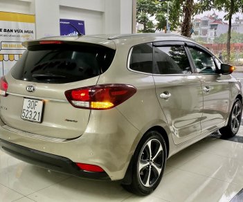 Kia Rondo 2016 - Màu vàng cát, xe đẹp, biển Hà Nội