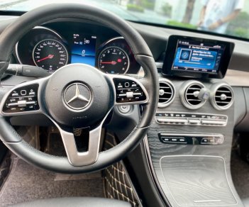 Mercedes-Benz C200 2019 - Chất xe rất mới, tặng gói phủ bóng ceramic