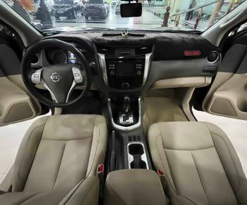 Nissan Navara 2016 - Màu nâu, xe nhập