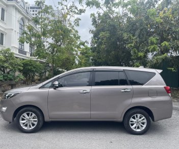 Toyota Innova 2017 - Màu xám đời 2017