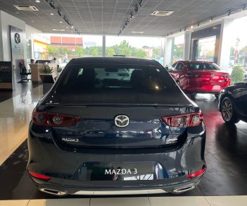 Mazda 3 2022 - Giảm 50% phí trước bạ, sẵn xe giao luôn