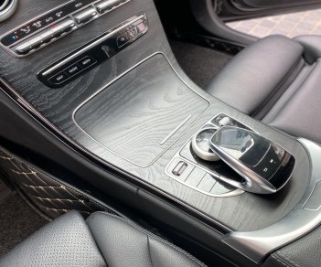 Mercedes-Benz C200 2019 - Chất xe rất mới, tặng gói phủ bóng ceramic