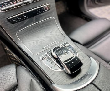 Mercedes-Benz C200 2019 - Chất xe rất mới, tặng gói phủ bóng ceramic