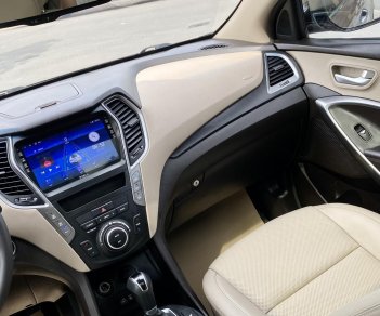 Hyundai Santa Fe 2016 - Nội thất kem