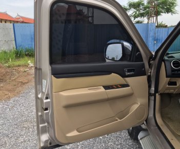 Ford Everest 2011 - Màu bạc, gía 429tr