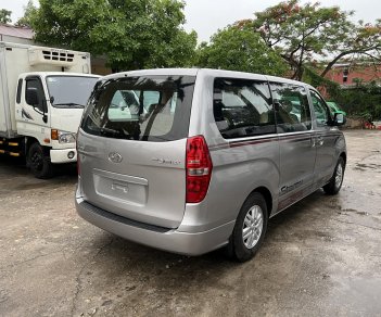 Hyundai Starex 2016 - 9 chỗ máy dầu, số sàn - Xe biển tỉnh đã rút hồ sơ cầm tay