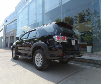 Toyota Fortuner 2014 - Cần bán lại xe màu đen, giá 555 triệu