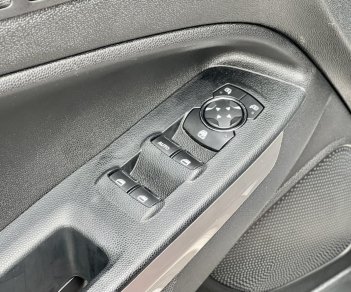 Ford EcoSport 2018 - Xe màu đỏ, giá cực tốt