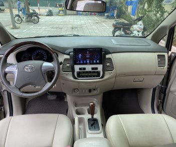 Toyota Innova 2016 - Màu nâu đồng