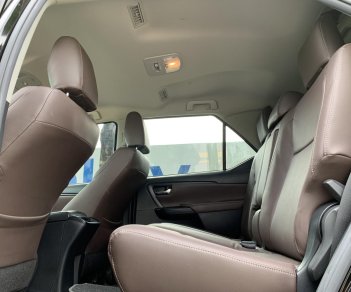 Toyota Fortuner 2019 - Máy dầu số sàn, odo zin 6890km, pháp lý rõ ràng