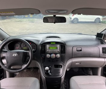 Hyundai Starex 2007 - 5 chỗ tải van 600kg, xe không có niên hạn sử dụng, biển 30F như xe con, đời 2007, máy dầu số sàn