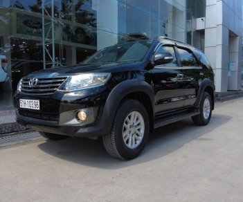 Toyota Fortuner 2014 - Cần bán lại xe màu đen, giá 555 triệu