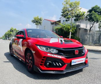 Honda Civic 2018 - Xe màu đỏ, xe nhập