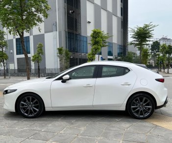 Mazda 3 2020 - Màu trắng, nội thất đen