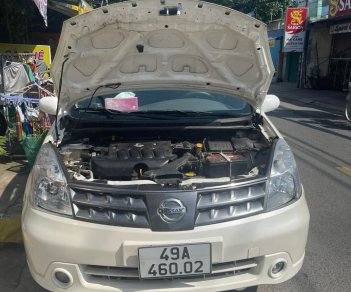 Nissan Livina 2011 - Màu trắng số sàn